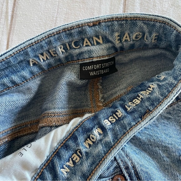 American Eagle Highest Rise Mom Jeans Women’s 00 Blue Distressed Ripped Comfort - Picture 8 of 14